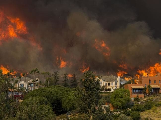آتش سوزی د ر ایالت کالیفرنیای آمریکا