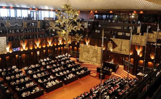 پارلمان سریلانکا حقوق وزیران این کشور را قطع کرد