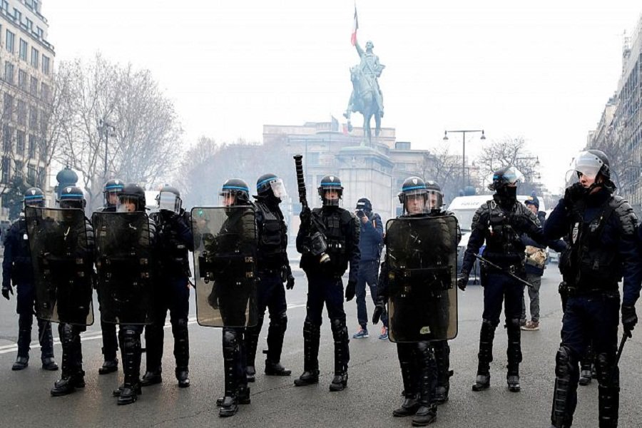 اتحادیه پلیس فرانسه خواستار اعتصاب سراسری شد