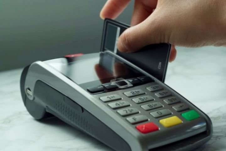 هشدار | رمز کارت بانکی خود را به فروشنده‌ها نگویید