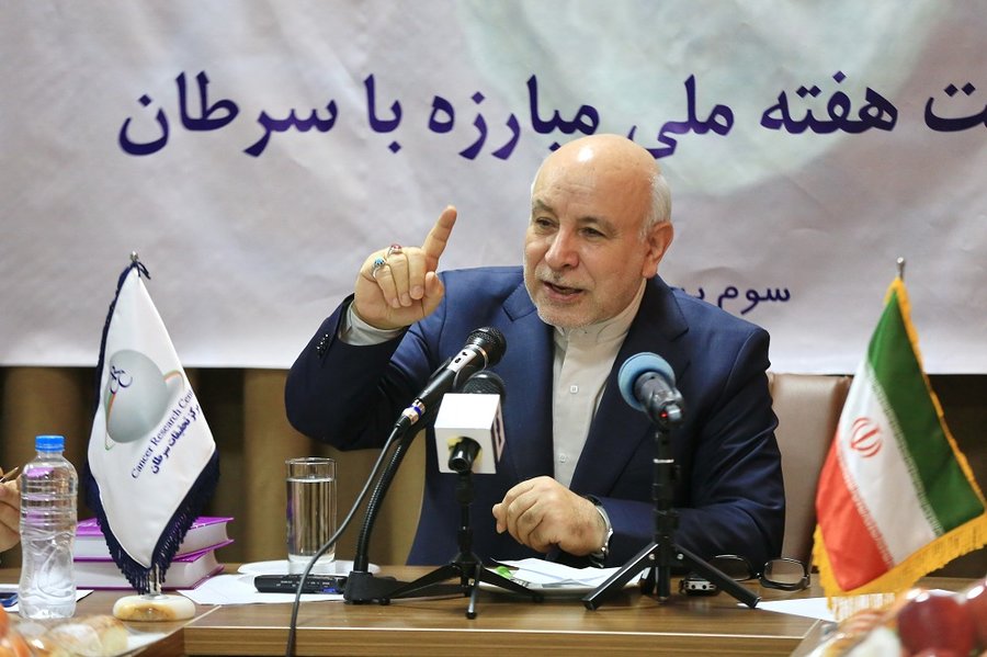 انتقاد رییس مرکز تحقیقات سرطان از شیمی درمانی و سونوگرافی‌های غیرضروری در ایران