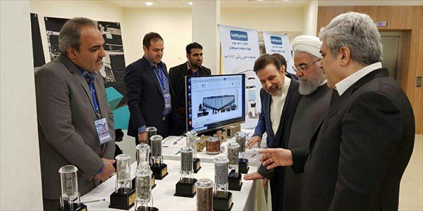 روحانی از نمایشگاه علمی فناوری شرکت‌های دانش بنیان بازدید کرد