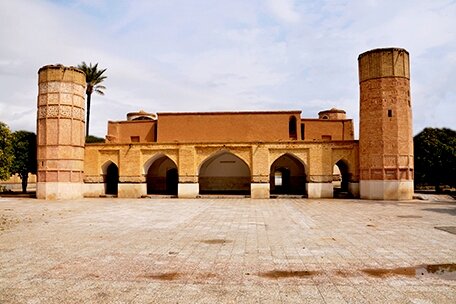 مسجد جامع داراب، تنها مسجد ۴ مناره جهان