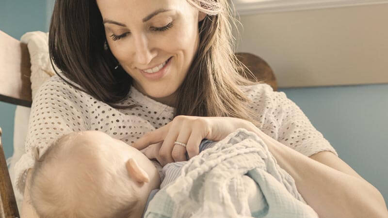 شیردهی به نوزاد خطر بیماری قلبی را کاهش می‌دهد