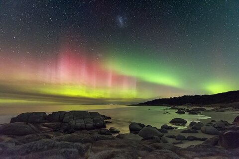  James Stone (Australia), Aurora Australis from Beerbarrel Beach