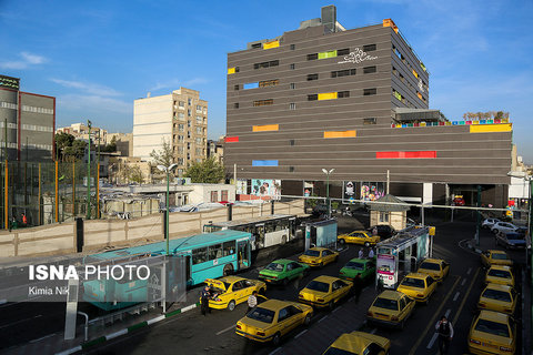 شهر کودک شاپرک در کنار ایستگاه تاکسی علم و صنعت یکی از مراکز تفریحی محله نارمک است.