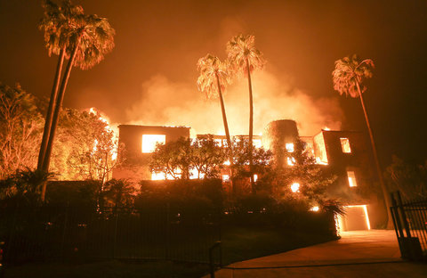 کالیفرنیا | هنوز آتش؛ هنوز باد