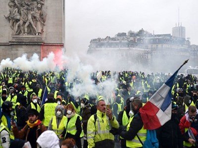 فراخوان گسترده جلیقه زردهای فرانسه برای اعتراضات بزرگ شنبه