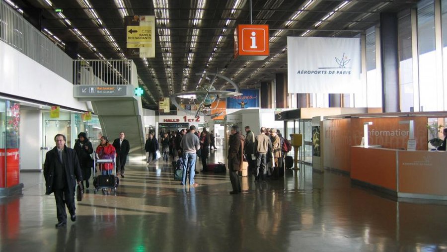 فرودگاه اورلی پاریس به خاطر کفش‌های مشکوک تخلیه شد