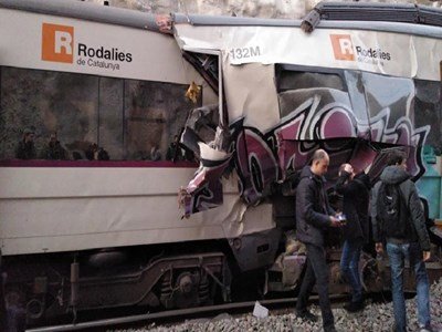 برخورد ۲ قطار در اسپانیا یک کشته و ۱۰۵ زخمی برجای گذاشت