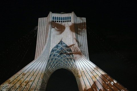 اجرای ویدئو مپیگ به مناسبت پیروزی انقلاب اسلامی در برج آزادی