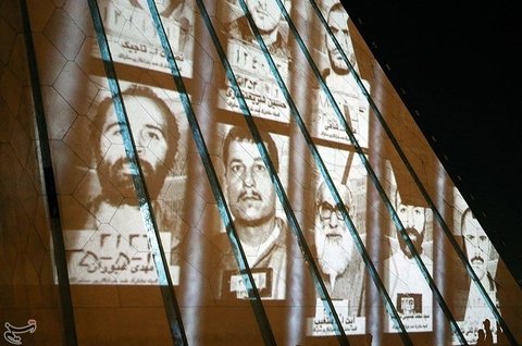 اجرای ویدئو مپیگ به مناسبت پیروزی انقلاب اسلامی در برج آزادی