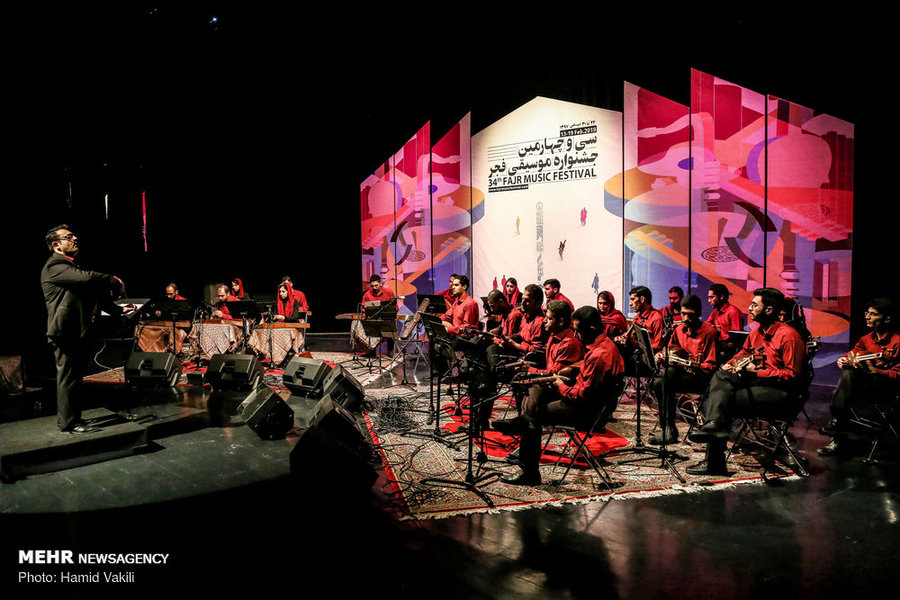 چهارمین روز از سی و چهارمین جشنواره موسیقی فجر در برج آزادی