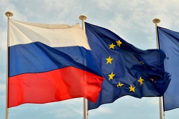پرچم هاي اتحاديه اروپا و روسيه
