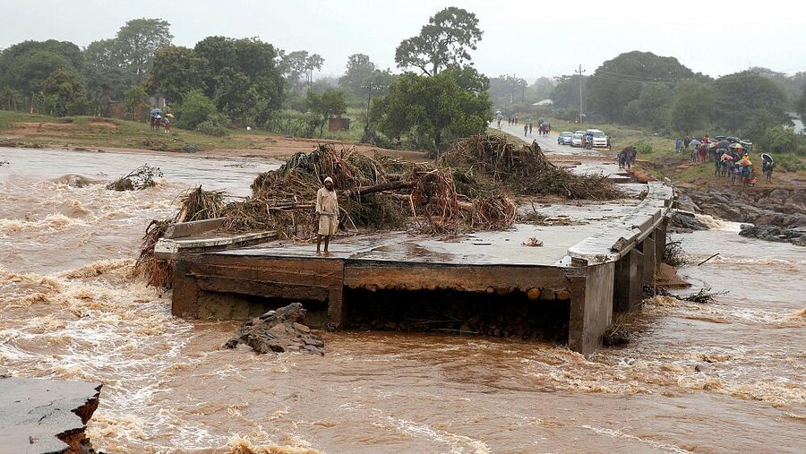 شمار قربانیان طوفان در موزامبیک ممکن است به هزار نفر برسد