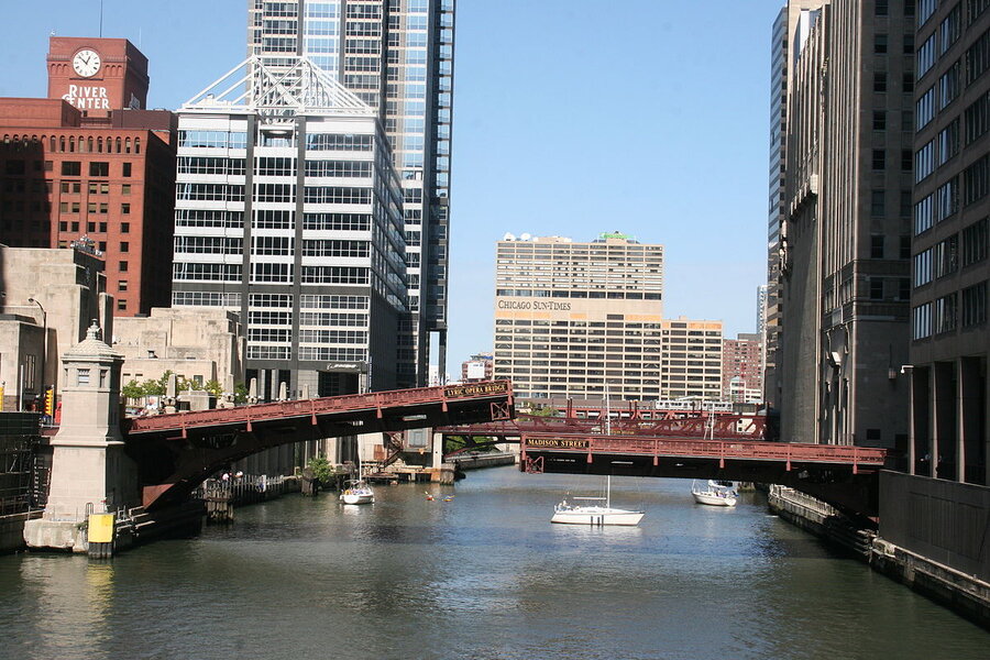 پل متحرک خیابان مدیسون در شیکاگو