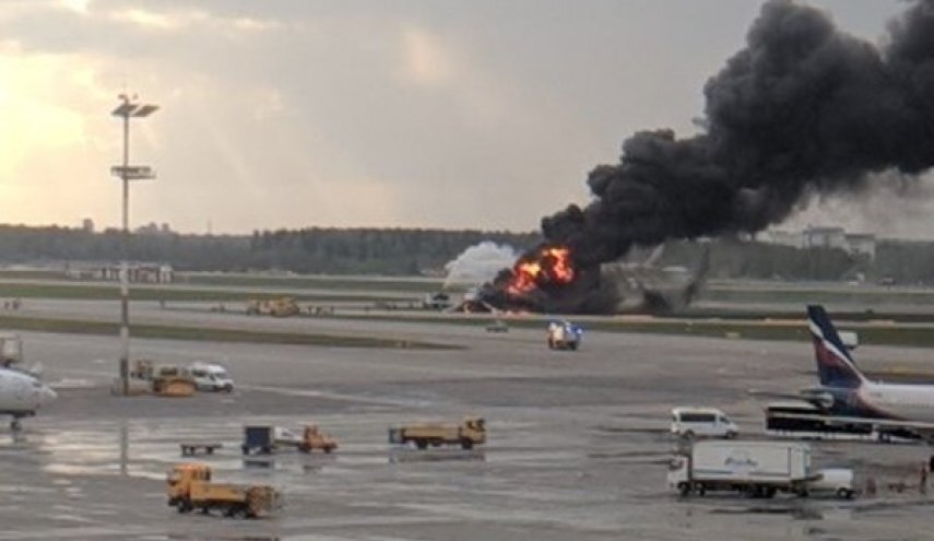 آتش‌سوزی در هواپیمای روسی ۱۳ کشته بر جای گذاشت