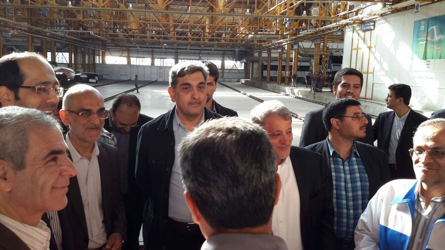 بازدید حناچی و اعضای شورای شهر از کارخانه واگن‌سازی
