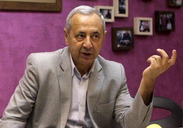 جعل و وارونه‌نویسی؛ هر دم از این باغ بری می‌رسد
