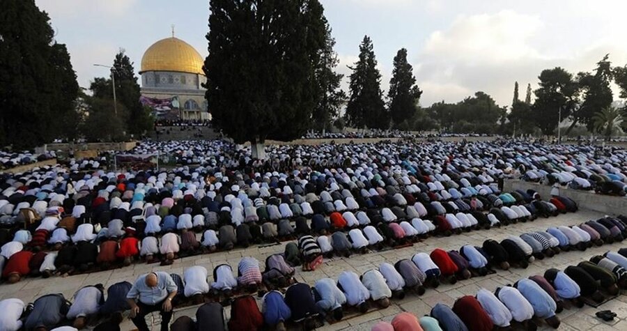 ده‌ها هزار فلسطینی نماز عید فطر را در مسجد الاقصی اقامه کردند
