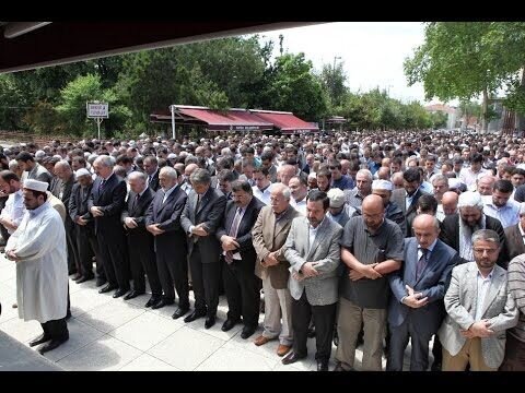 اقامه نماز میت غیابی برای مرسی در ترکیه