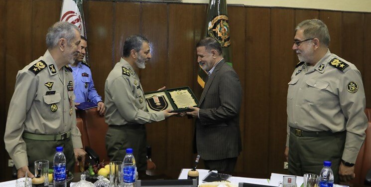 تقدیر امیر موسوی از پنج فرمانده پیشکسوت ارتش