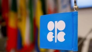 وزرای اوپک با تمدید توافق کاهش تولید نفت موافقت کردند