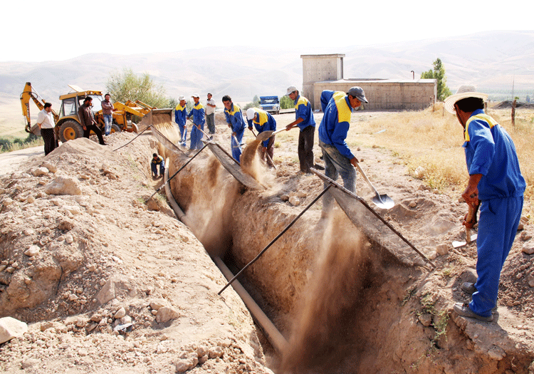 بازسازی شبکه آبرسانی مشکین دشت