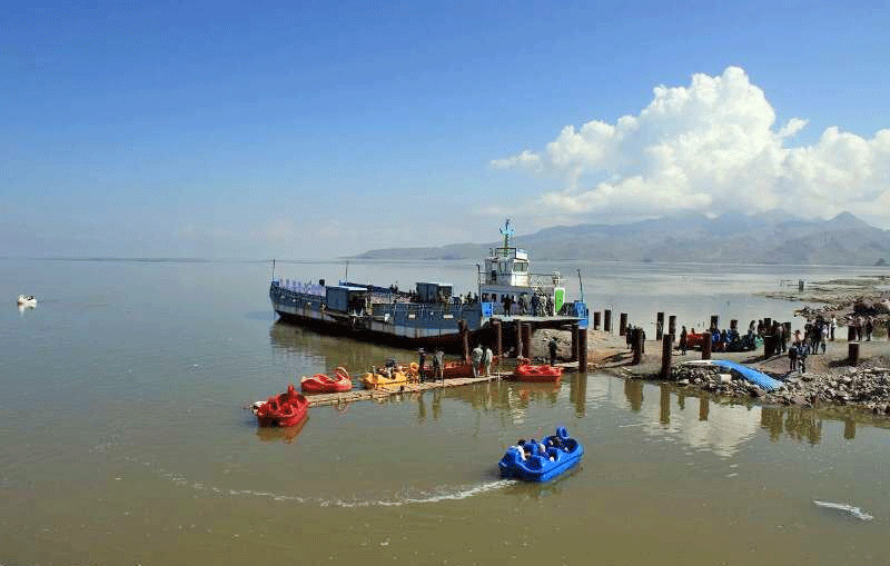 توقف ورود آب به دریاچه ارومیه در فصل گرما طبیعی است