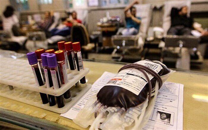 سالانه بیش از ۳ میلیون و ۵۰۰ هزار نفر به مراکز اهدای خون مراجعه می کنند