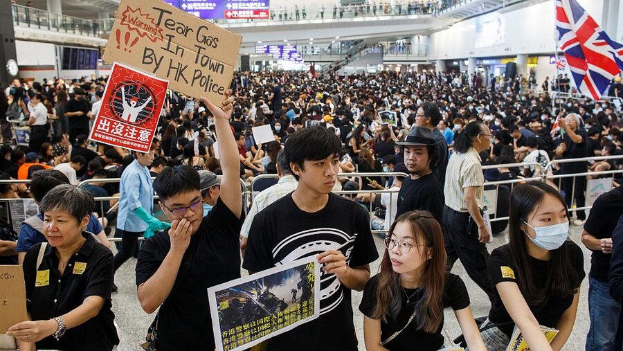 ناآرامی در هنگ‌کنگ؛ آغاز تجمع اعتراضی ۳ روزه در فرودگاه