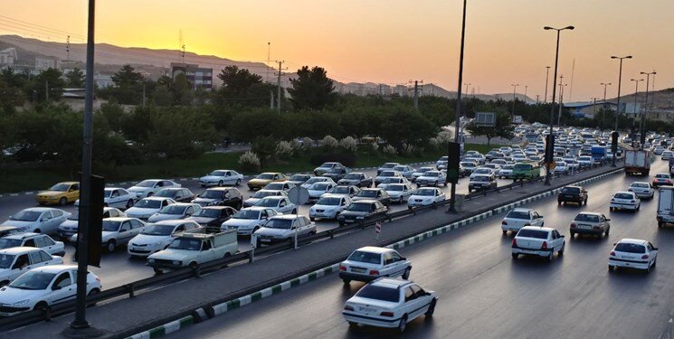 ترافیک سنگین و پرحجم در تمامی محورهای شرق استان تهران/ هراز فردا یکطرفه می‌شود