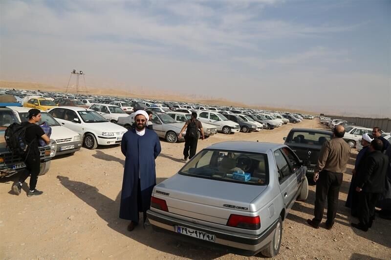 کرایه پارک خودرو در مرز مهران ۵۰۰ هزار ریال است