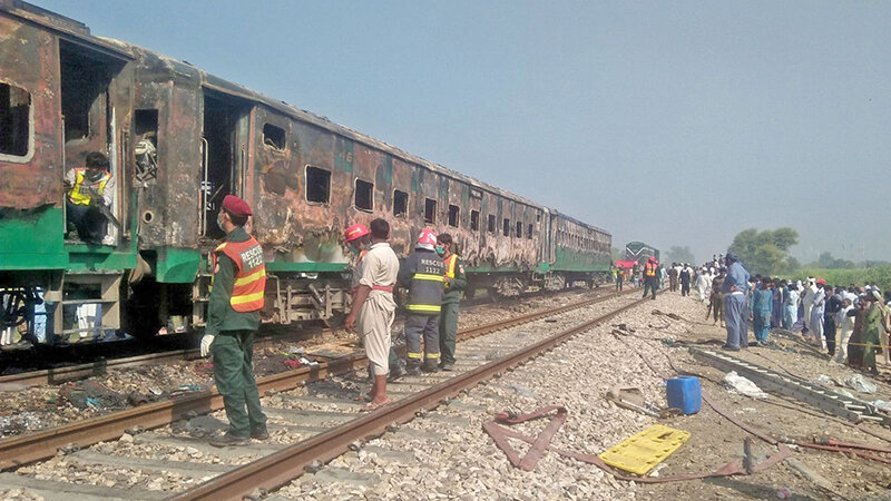 انفجار قطار مسافري در پاكستان