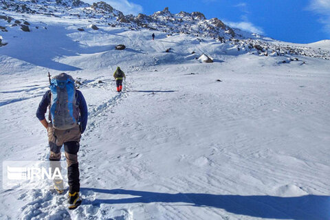 صعود کوهنوردان کرمانشاهی به الوند