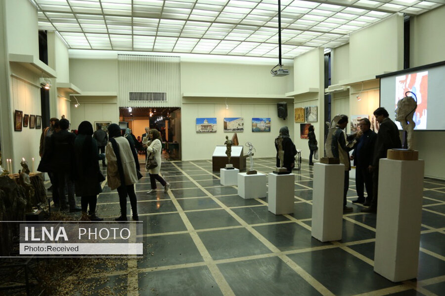 نمایشگاه آثار خسرو خورشیدی