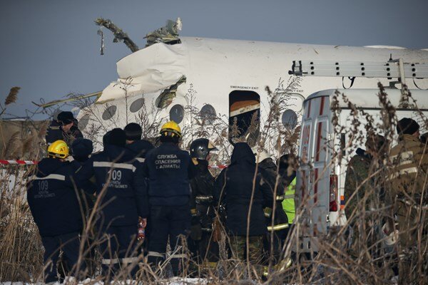 سقوط هواپیمای مسافربری در قزاقستان با ۱۰۰ سرنشین