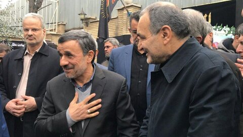 حضور محمود احمدی‌نژاد در منزل سپهبد شهید حاج قاسم سلیمانی