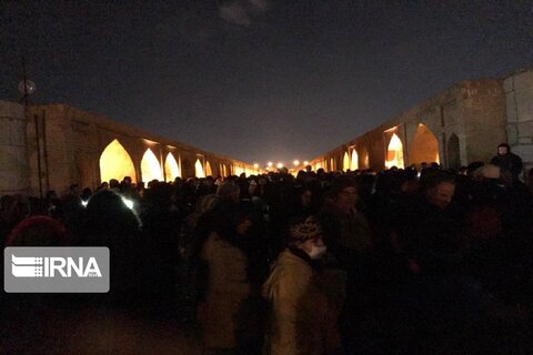 اجتماع اصفهانی‌ها در سی‌و‌سه پل