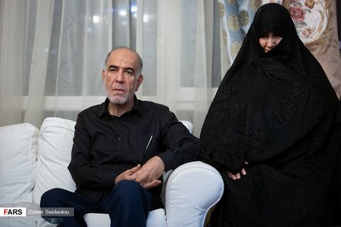 دیدار سردار حاجی زاده با خانواده شهیده فاطمه محمودی از شهدای سقوط هواپیما
