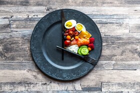 این ۵ نکته را رعایت کنید تا در روزهای قرنطینه چاق نشوید