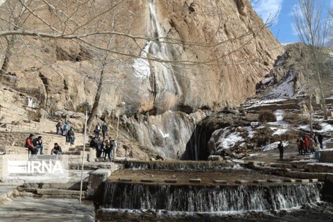 طبیعت زمستانی آبشار سمیرم