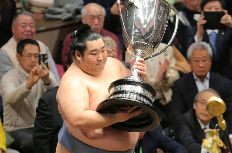 قهرمان كشتي‌گير سومو در ژاپن