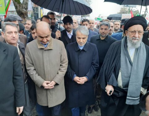تصاویر حضور چهره ها در راهپیمایی 22 بهمن | از حسن روحانی تا سردار سلامی