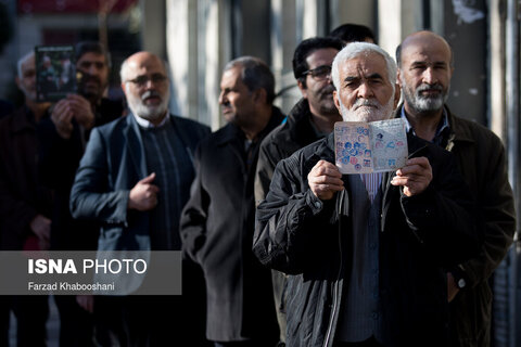 تصاویر حضور پرشور تهرانی‌ها پای صندوق‌های رای
