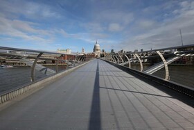 عکس روز| پل میلنیوم خالی لندن