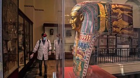 تصاویر | مردان سفیدپوش در میان مومیایی‌ها