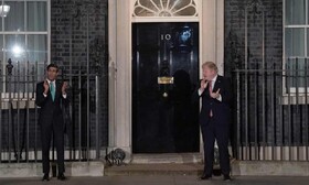 فیلم| مردم در بریتانیا برای کارکنان پزشکی کف می‌زنند