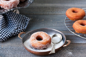 طرز تهیه دونات خانگی | یک سورپرایز خوشمزه برای روزهای قرنطینه