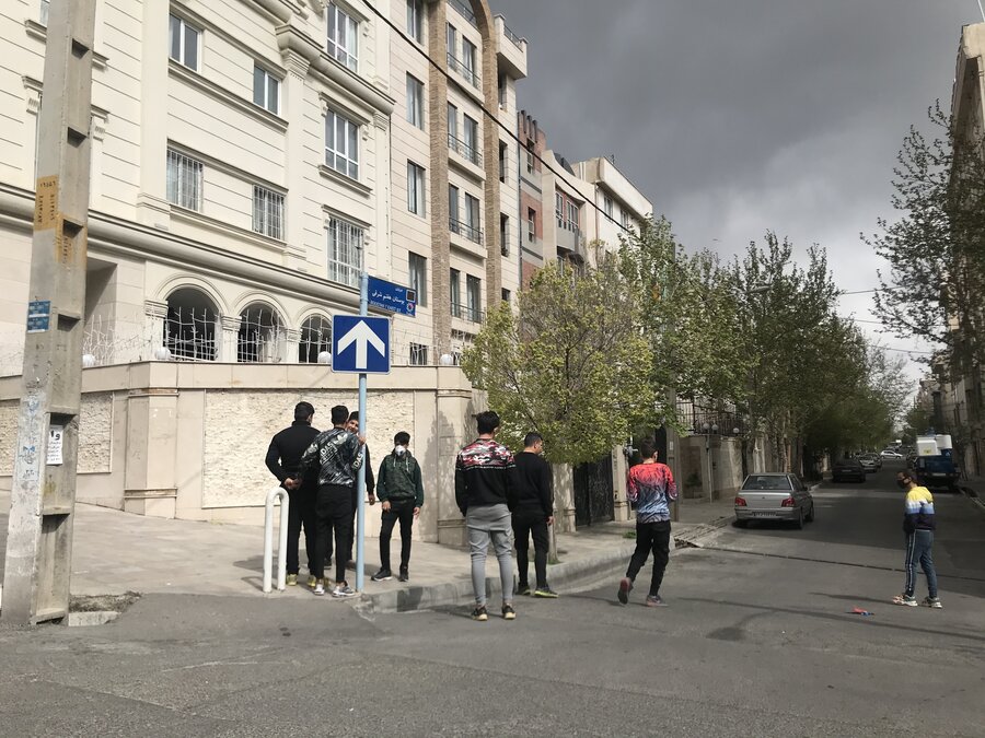 معابر و مغازه های شرق